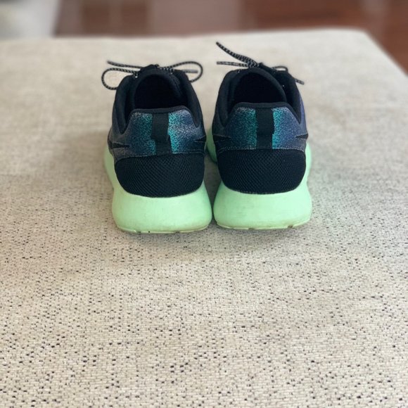 LIMITED EDITION Nike Roshe Run Size 7.5 - Picture 6 of 7